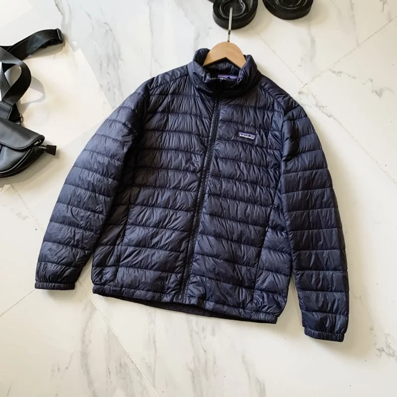 Patagonia navy blue stand-collar down jacket
